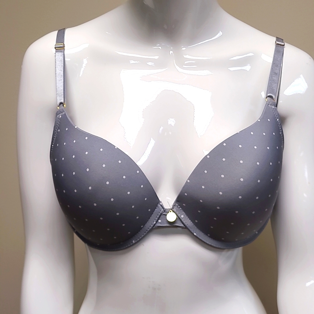 Jessica Simpson - Pushup Bra (38C)